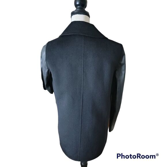 St. John Rare Hand Sewn Mixed Media Double Breasted Blazer. Size 4. - Picture 4 of 10